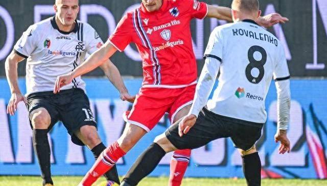 沙尔克客场挫败，德甲保级形势雪上加霜的简单介绍