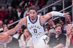 包含穆古鲁扎重要时刻出色发挥，老鹰带队取胜！的词条